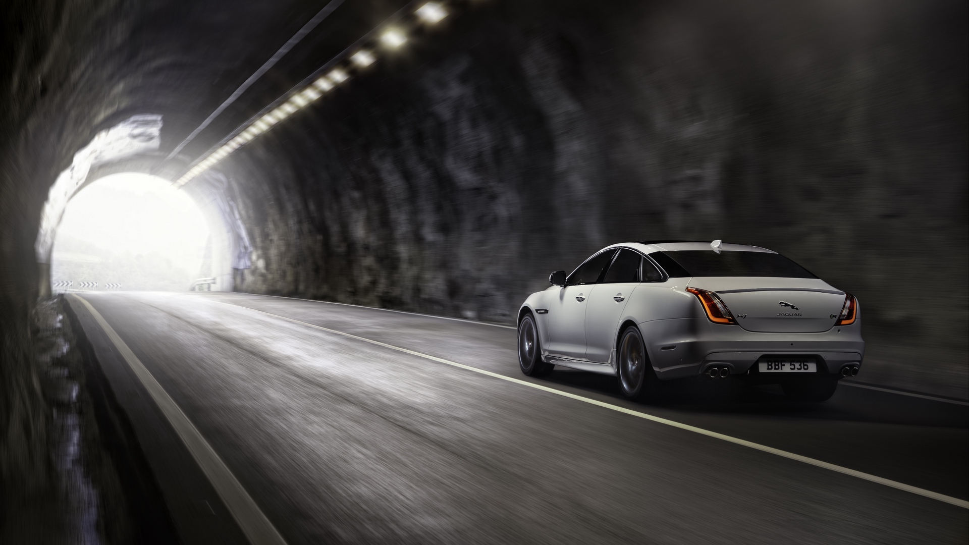 10 Jaguar XJ HD Wallpapers and Backgrounds