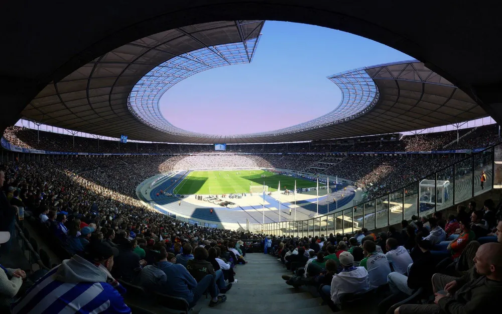 Шпалери Football Stadium Field and Seats 640x960