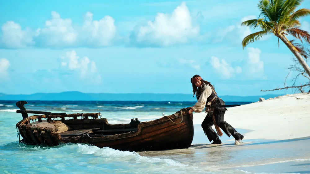 Wallpaper Jack Sparrow Pushing Boat 400x240