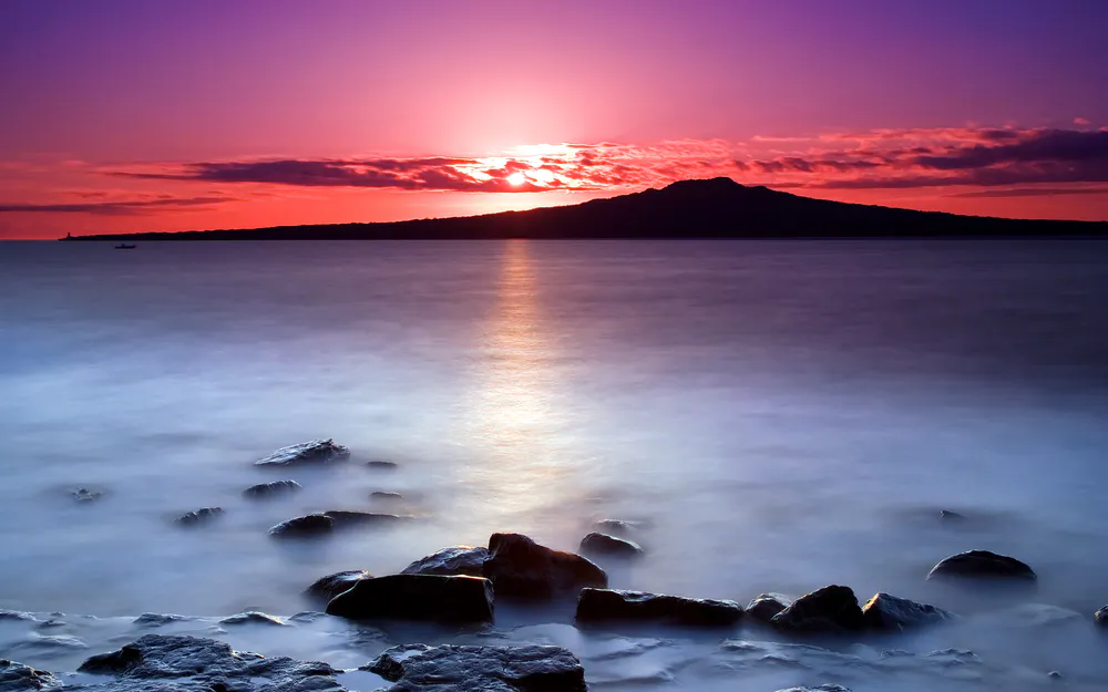 Обои Silky Smooth Lake Surface Sunset 2560x1080