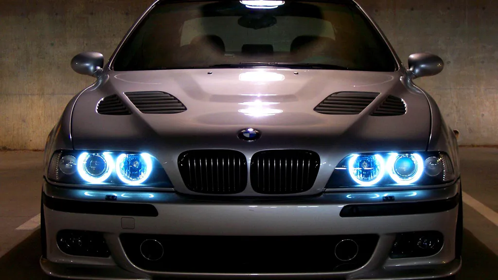 BMW Headlights, Bmw, Headlights (2560x1541) - Desktop & Mobile Wallpaper