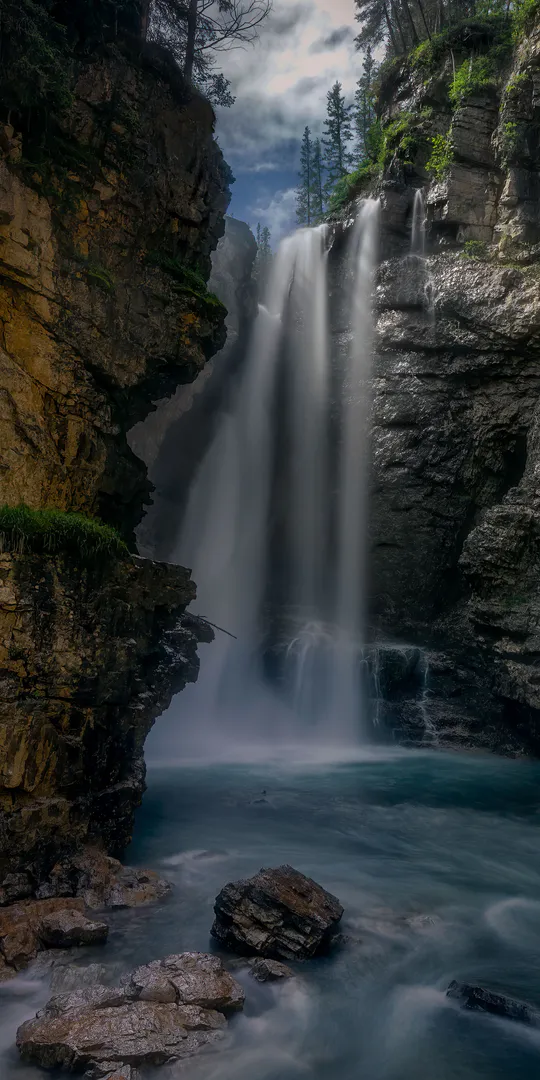 Phone wallpaper: Waterfall